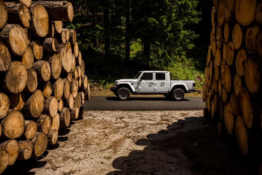  Jeep Gladiator Rubicon (JT) 2019 года  (EU) (фото 7 из 40)